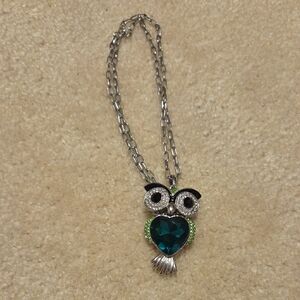 Silver Tone and Green Large Owl Gemstone Pendant Abd Chain Necklace
